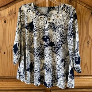New Directions blue white paisley silver metal circle long sleeve shirt size PL